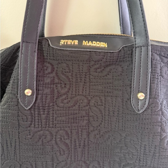 Steve Madden Textured Black Tote Bag - Picture 4 of 16